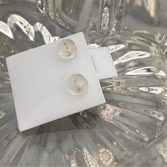 BRAND NEW! 14k Yellow Gold Asscher Cut CZ Stud Earrings - Picture 5 of 5